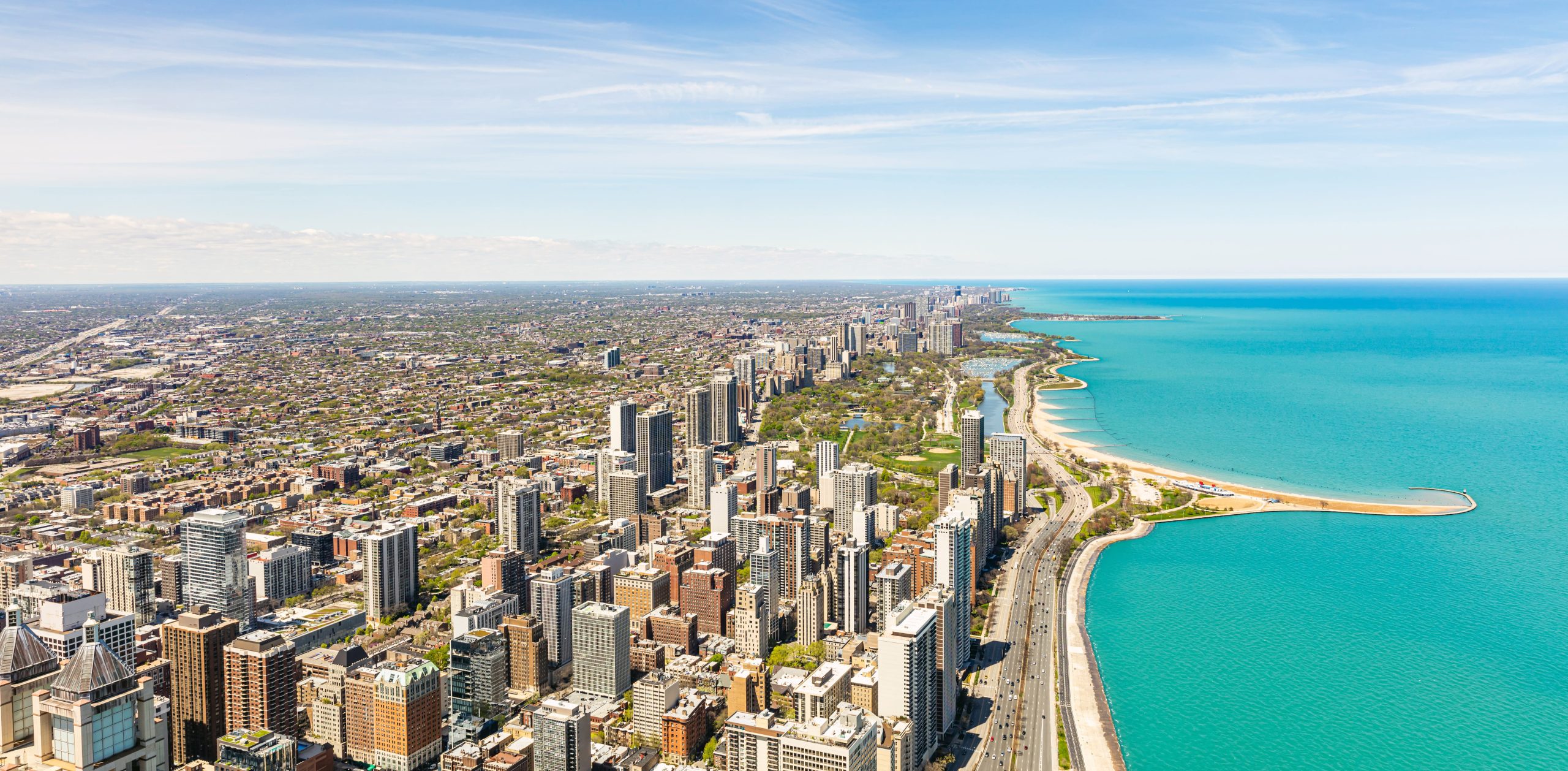 Panoramic view of Chicago skyline along Lake Michigan, highlighting the city’s top digital marketing agencies in 2025